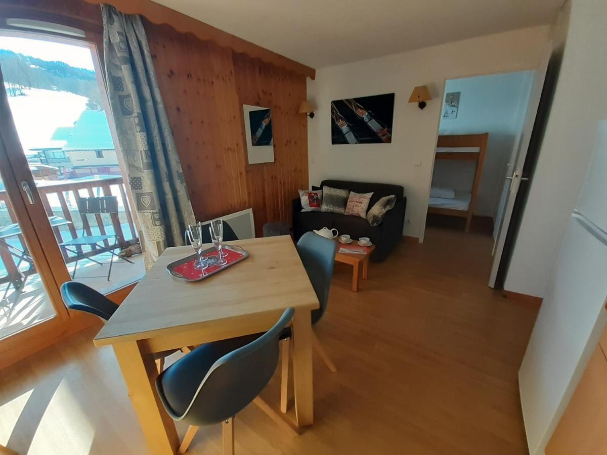 Skis Aux Pieds Dans Un Appartement Cosy Au Coeur Du Queyras Molines-en-Queyras Esterno foto