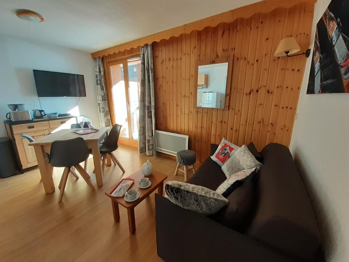 Skis Aux Pieds Dans Un Appartement Cosy Au Coeur Du Queyras Molines-en-Queyras Esterno foto