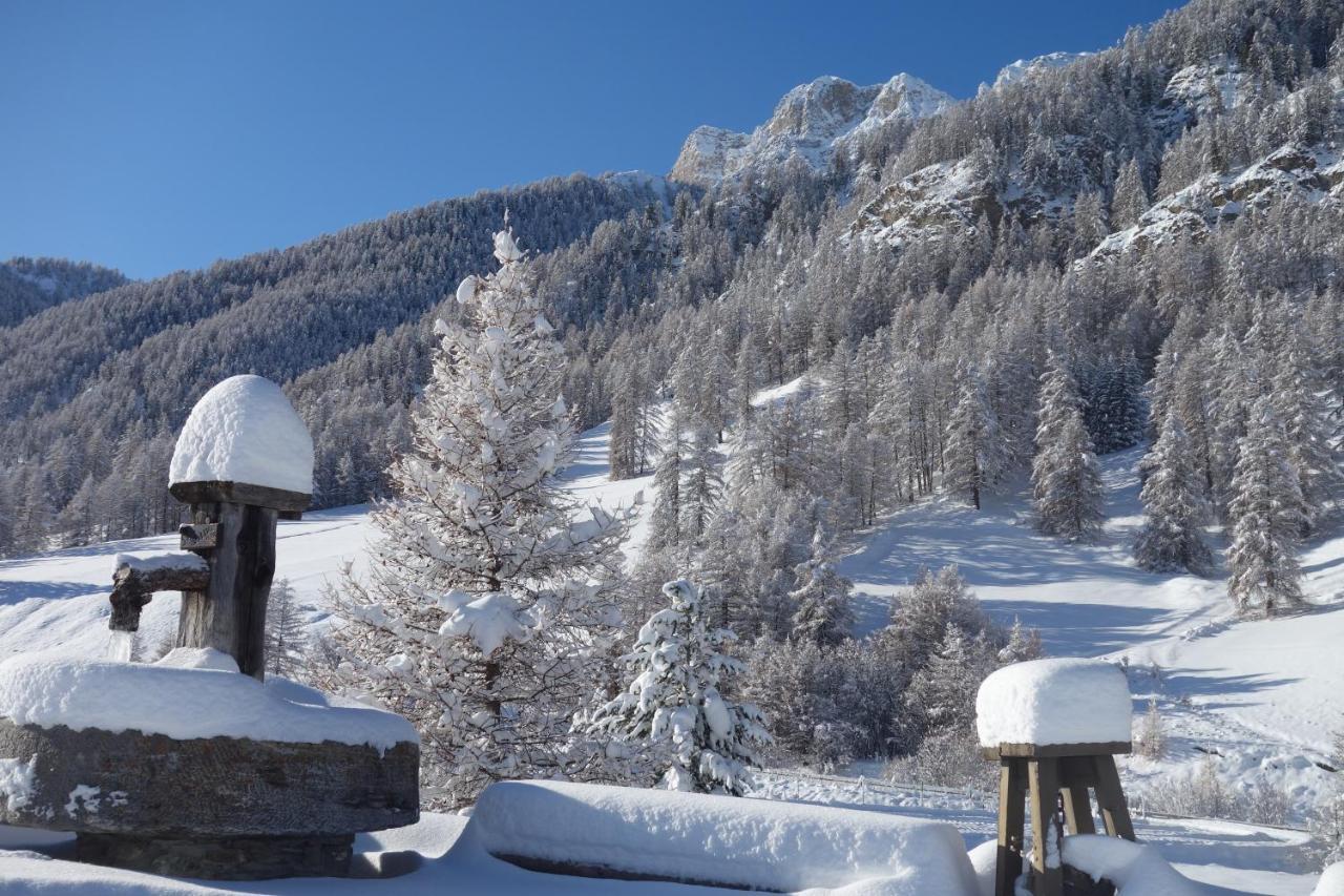 Skis Aux Pieds Dans Un Appartement Cosy Au Coeur Du Queyras Molines-en-Queyras Esterno foto